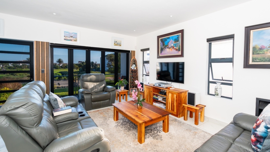 4 Bedroom Property for Sale in Shelley Point Western Cape